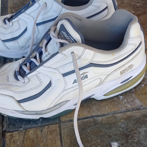 Avia Women's White and Navy Athletic Shoes 8 - Picture 5 of 8
